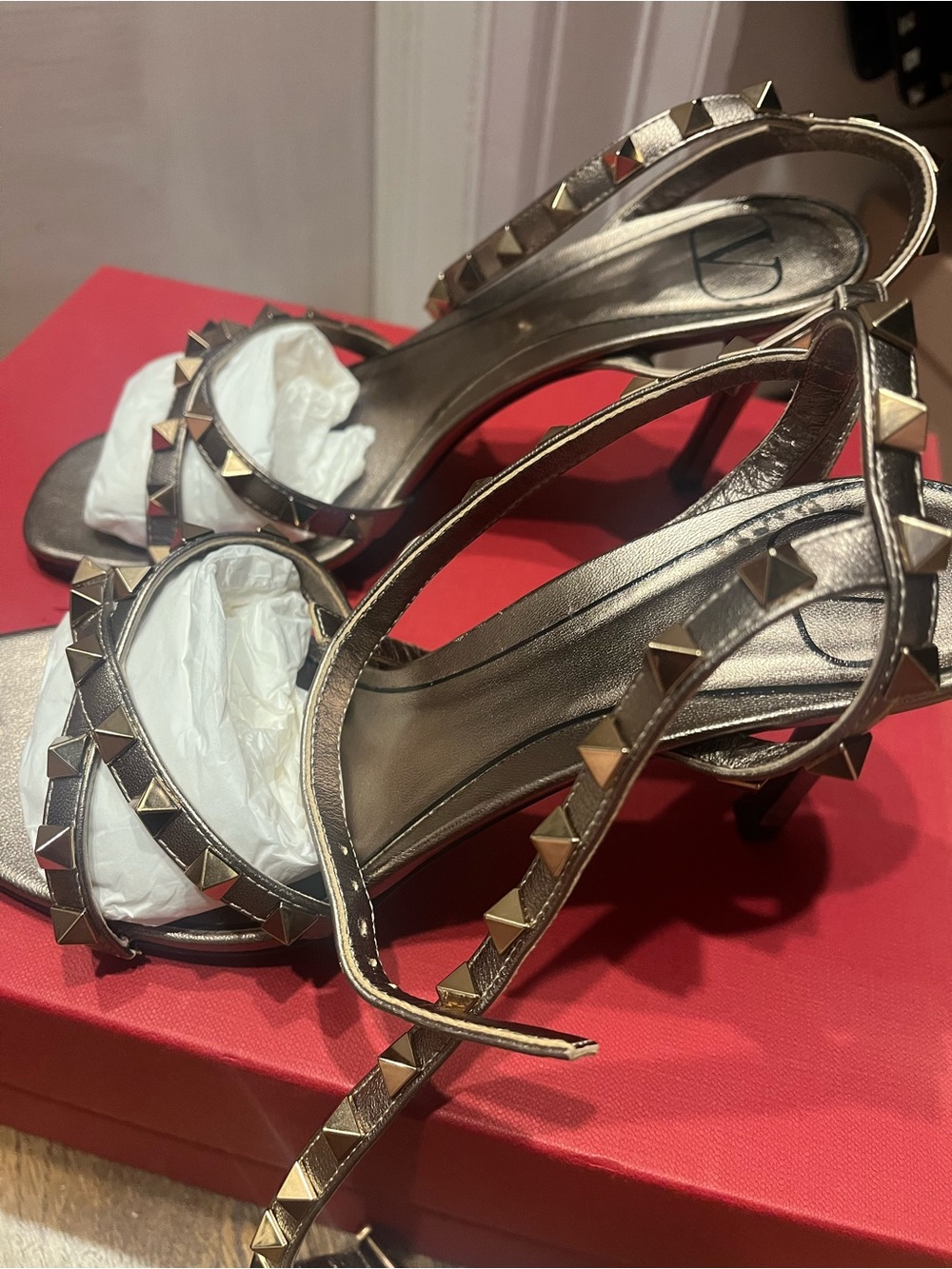 Valentino Stud-Embellished Metallic Slingback Sandals - Bronze, size 35.5 - Picture 4 of 8